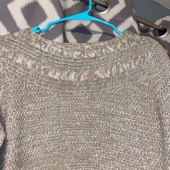 tan sweater (Croft&Barrow) - Picture 2 of 2